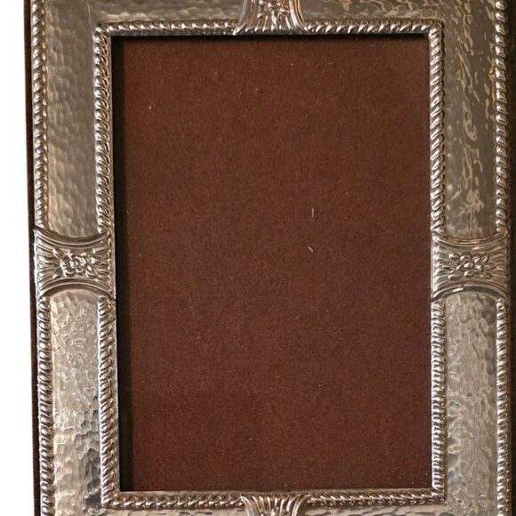 Vintage Picture Frame Made In Italy Silver-Tone Hammered Metal Ornate 5x7" - Picture 7 of 8